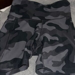 Old Navy Women's Black Camo Bike Shorts